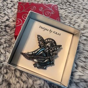 “Believe in Angels” Pin by K&M
